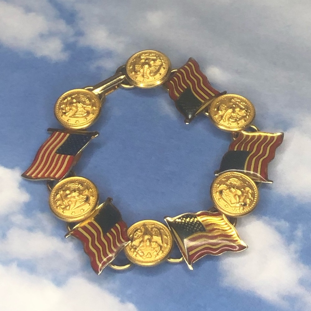 ❤️ (3/$15) Colonial Button & American Flag Bracelet